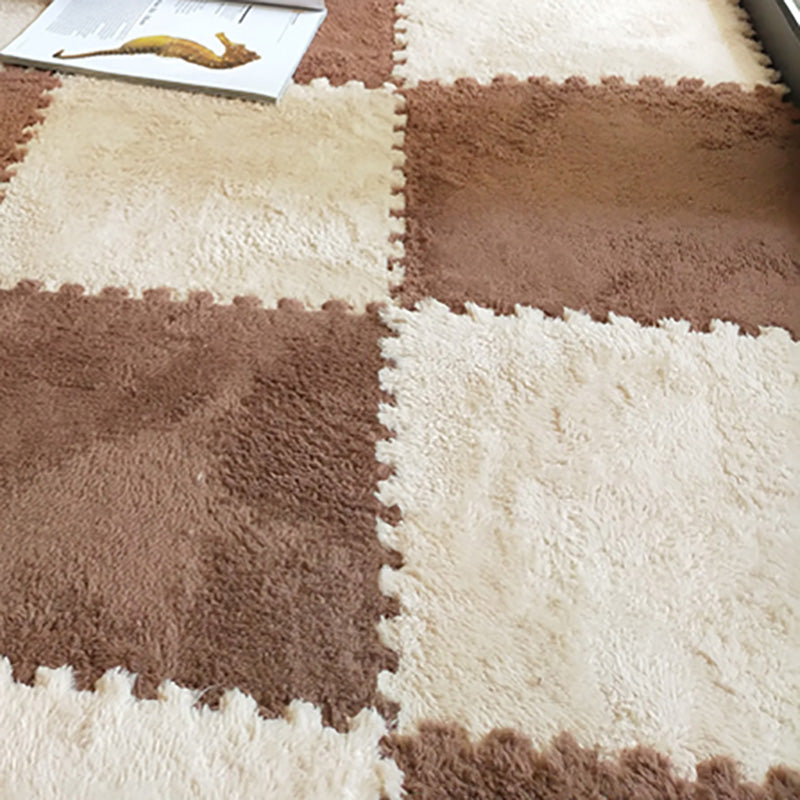 Modern Tiles and Carpet Plush Cut Interlocking Odor Resistant Carpet Tiles Beige-Coffee Clearhalo 'Carpet Tiles & Carpet Squares' 'carpet_tiles_carpet_squares' 'Flooring 'Home Improvement' 'home_improvement' 'home_improvement_carpet_tiles_carpet_squares' Walls and Ceiling' 7216054