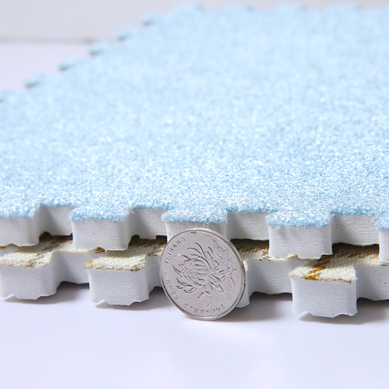 Modern Carpet Tiles Square Interlocking Stain Resistant Carpet Tiles Clearhalo 'Carpet Tiles & Carpet Squares' 'carpet_tiles_carpet_squares' 'Flooring 'Home Improvement' 'home_improvement' 'home_improvement_carpet_tiles_carpet_squares' Walls and Ceiling' 7221710