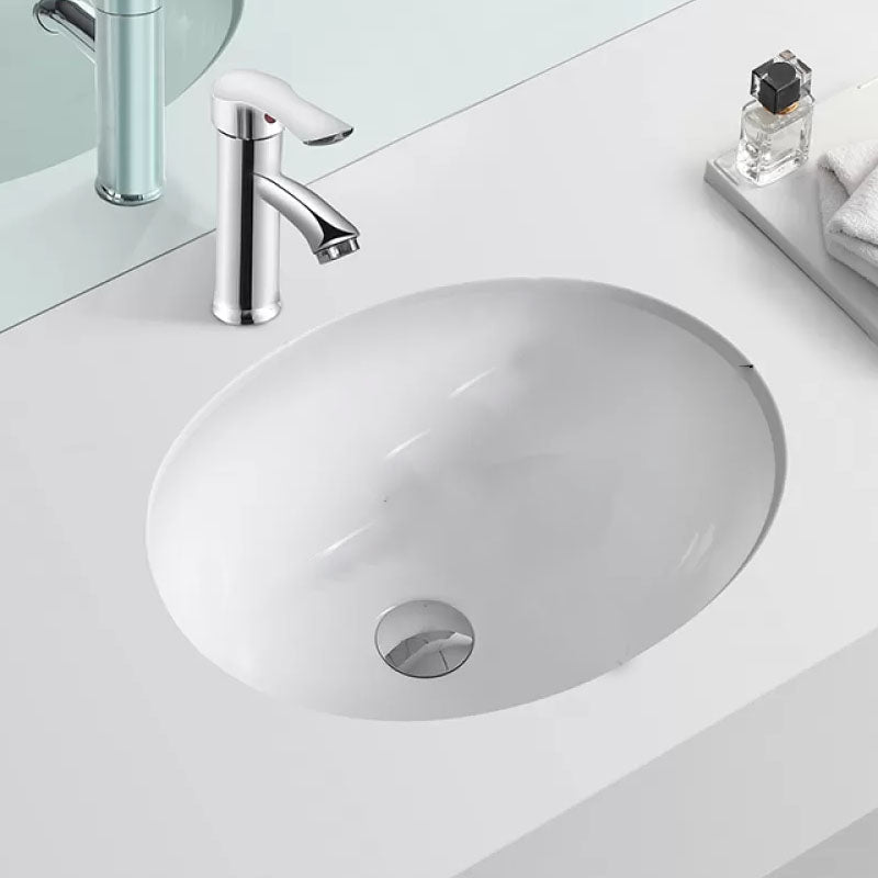 Bathroom Sink Ceramic White Round Anti-spill Sink with Faucet 15"L x 11"W x 6"H Sink & Drain Assembly & Faucet Clearhalo 'Bathroom Remodel & Bathroom Fixtures' 'Bathroom Sinks & Faucet Components' 'Bathroom Sinks' 'bathroom_sink' 'Home Improvement' 'home_improvement' 'home_improvement_bathroom_sink' 7227348
