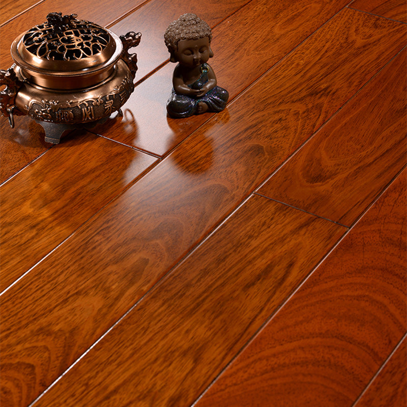 Brown Pear Wood Laminate Plank Flooring Scratch Resistant Click Lock Laminate Floor Clearhalo 'Flooring 'Home Improvement' 'home_improvement' 'home_improvement_laminate_flooring' 'Laminate Flooring' 'laminate_flooring' Walls and Ceiling' 7227720