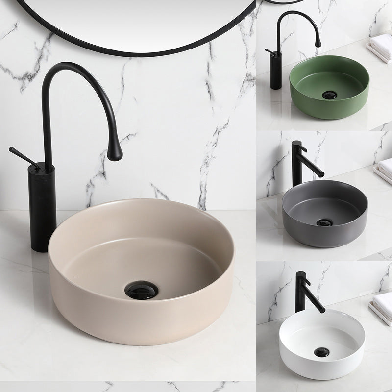 Modern Style Vessel Sink Pure Color Round Ceramic Vessel Sink Clearhalo 'Bathroom Remodel & Bathroom Fixtures' 'Bathroom Sinks & Faucet Components' 'Bathroom Sinks' 'bathroom_sink' 'Home Improvement' 'home_improvement' 'home_improvement_bathroom_sink' 7242044