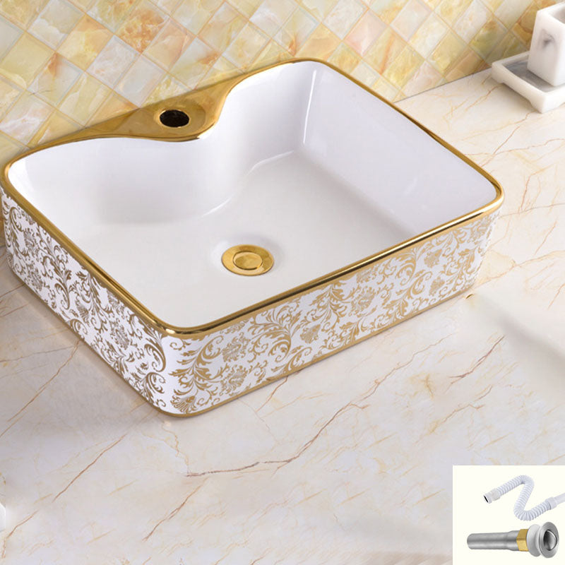 Traditional Vessel Sink Oval Porcelain with Pop-Up Drain and Faucet Vessel Lavatory Sink 16"L x 12"W x 5"H White Sink Clearhalo 'Bathroom Remodel & Bathroom Fixtures' 'Bathroom Sinks & Faucet Components' 'Bathroom Sinks' 'bathroom_sink' 'Home Improvement' 'home_improvement' 'home_improvement_bathroom_sink' 7253557