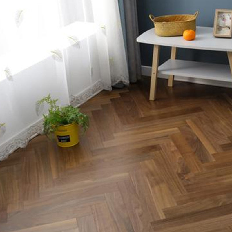 Modern Laminate Flooring Click Lock Stain Resistant Wood Laminate Plank Flooring Natural Walnut Clearhalo 'Flooring 'Home Improvement' 'home_improvement' 'home_improvement_laminate_flooring' 'Laminate Flooring' 'laminate_flooring' Walls and Ceiling' 7253682