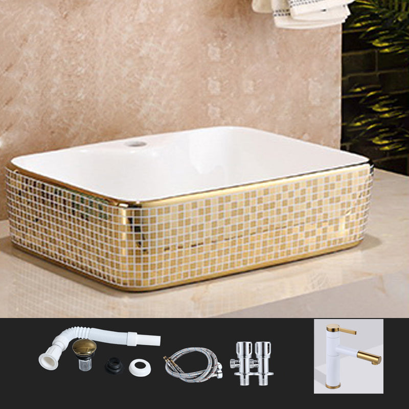 Traditional Bathroom Sink Porcelain Round Vessel Lavatory Sink with Pop-Up Drain 19"L x 15"W x 5"H Swivel Spout 1 Hole Faucets Clearhalo 'Bathroom Remodel & Bathroom Fixtures' 'Bathroom Sinks & Faucet Components' 'Bathroom Sinks' 'bathroom_sink' 'Home Improvement' 'home_improvement' 'home_improvement_bathroom_sink' 7260255
