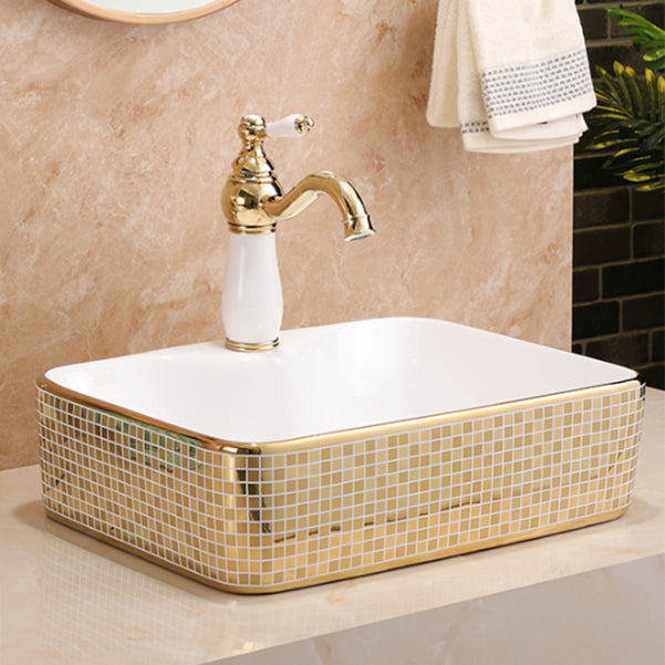 Traditional Bathroom Sink Porcelain Round Vessel Lavatory Sink with Pop-Up Drain Clearhalo 'Bathroom Remodel & Bathroom Fixtures' 'Bathroom Sinks & Faucet Components' 'Bathroom Sinks' 'bathroom_sink' 'Home Improvement' 'home_improvement' 'home_improvement_bathroom_sink' 7260265