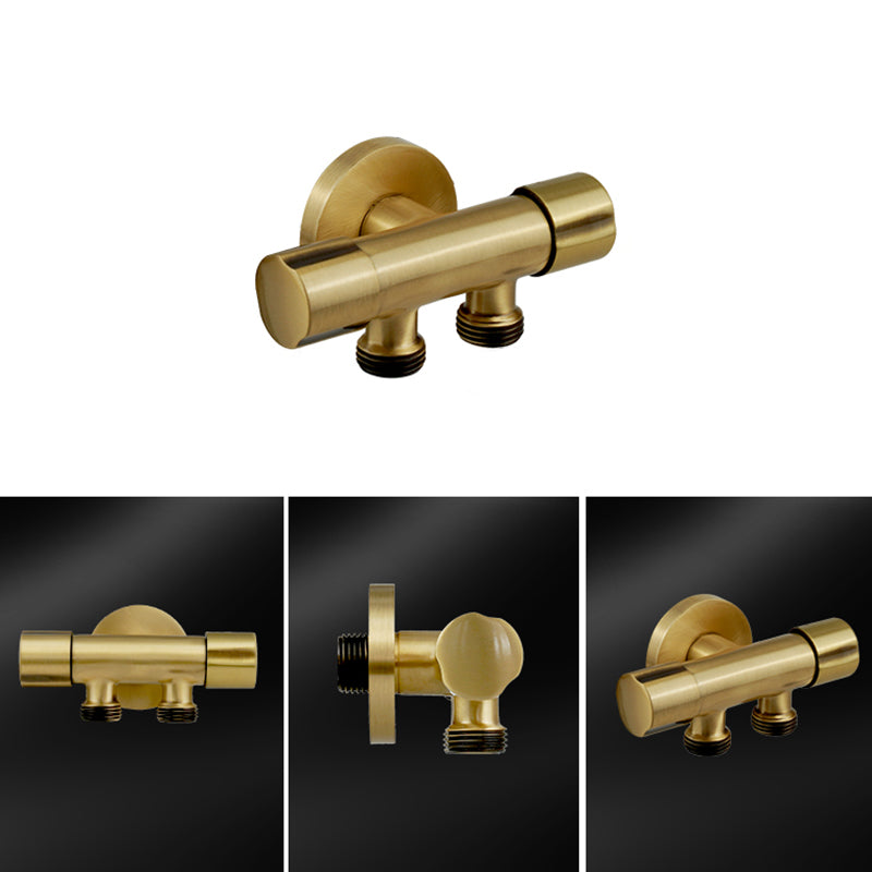 Traditional Style Shower Head in Brass Single Spray Wall-Mount Showerhead Clearhalo 'Bathroom Remodel & Bathroom Fixtures' 'Home Improvement' 'home_improvement' 'home_improvement_shower_heads' 'Shower Heads' 'shower_heads' 'Showers & Bathtubs Plumbing' 'Showers & Bathtubs' 7268687