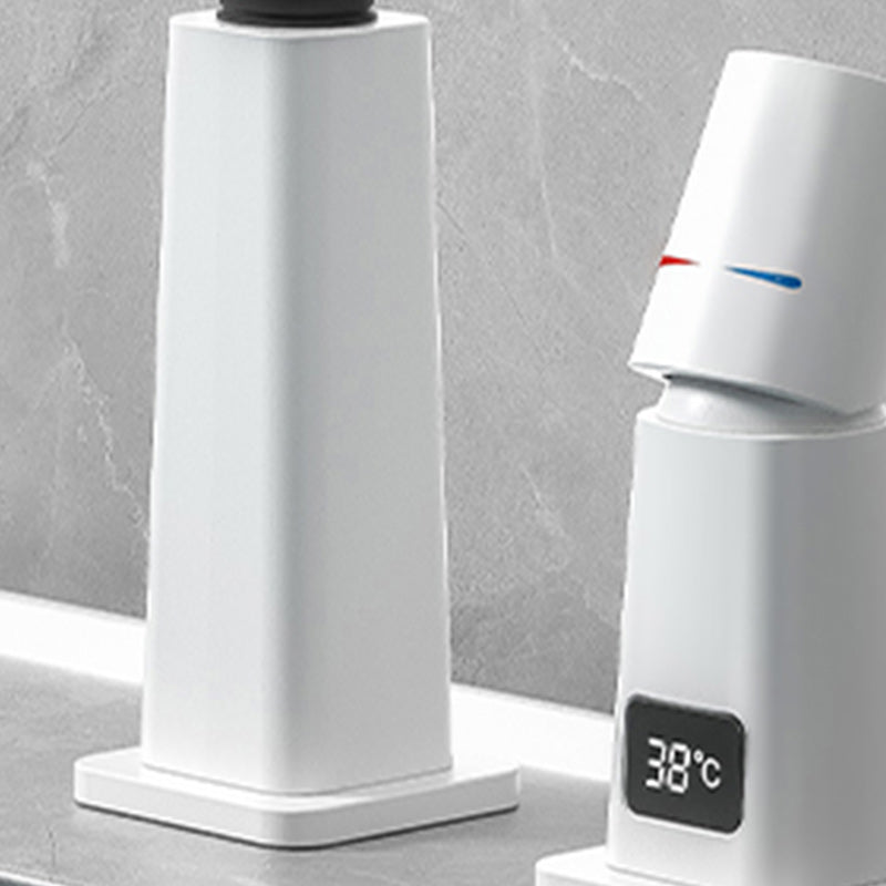 Modern Centerset Faucet Solid Color Single Hole Vessel Sink Bathroom Faucet Clearhalo 'Bathroom Remodel & Bathroom Fixtures' 'Bathroom Sink Faucets' 'Bathroom Sinks & Faucet Components' 'bathroom_sink_faucets' 'Home Improvement' 'home_improvement' 'home_improvement_bathroom_sink_faucets' 7268738