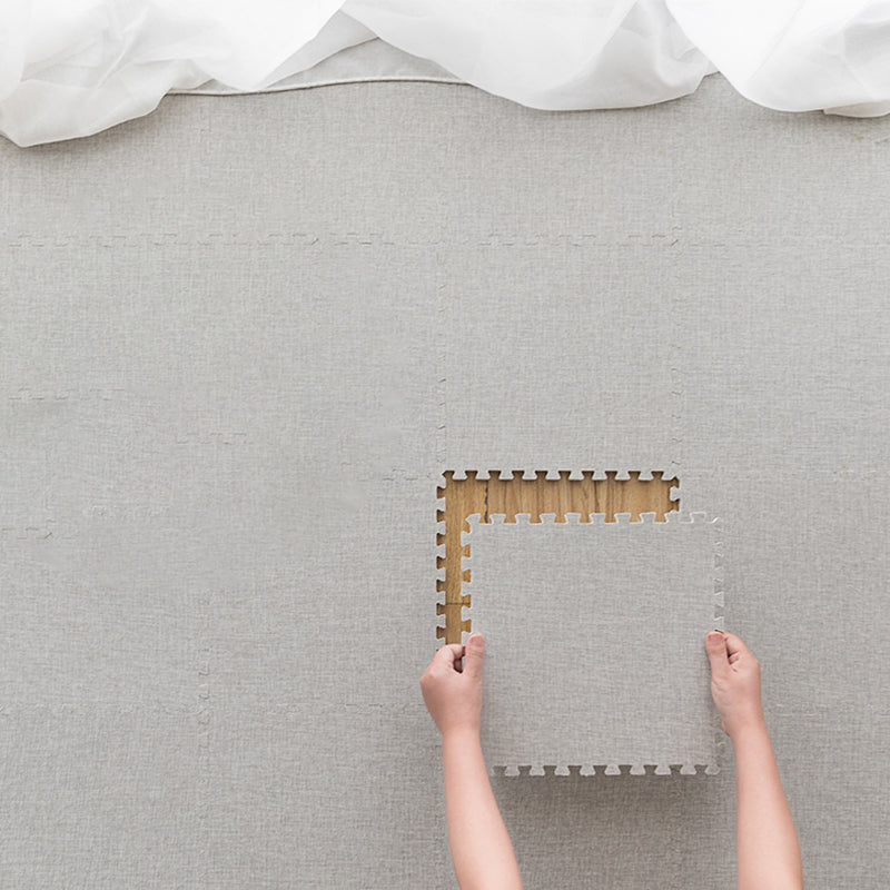 Basic Carpet Tiles Interlocking Stripe Pattern Square Carpet Tiles Light Gray Clearhalo 'Carpet Tiles & Carpet Squares' 'carpet_tiles_carpet_squares' 'Flooring 'Home Improvement' 'home_improvement' 'home_improvement_carpet_tiles_carpet_squares' Walls and Ceiling' 7280538