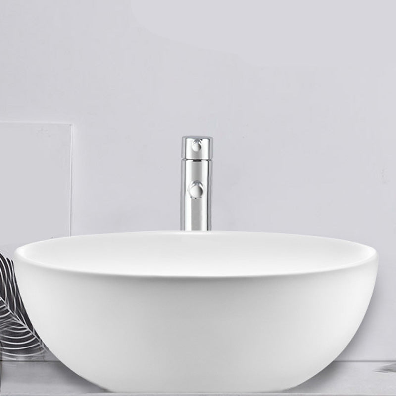 White Porcelain Bathroom Sink with Overflow Vessel Bathroom Sink Clearhalo 'Bathroom Remodel & Bathroom Fixtures' 'Bathroom Sinks & Faucet Components' 'Bathroom Sinks' 'bathroom_sink' 'Home Improvement' 'home_improvement' 'home_improvement_bathroom_sink' 7287091