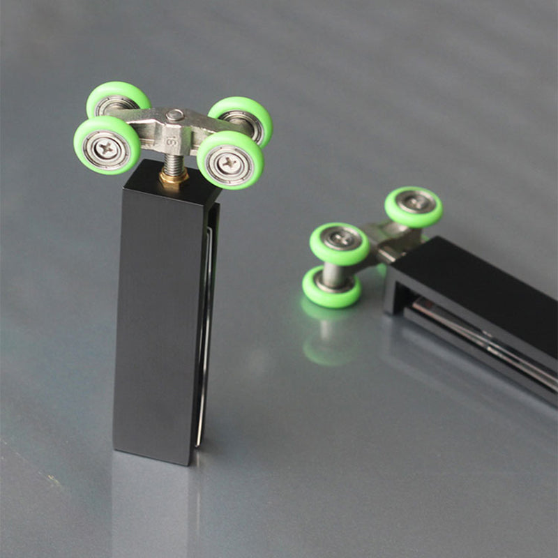 Transparent Tempered Shower Bath Door Scratch Resistant Shower Door Clearhalo 'Bathroom Remodel & Bathroom Fixtures' 'Home Improvement' 'home_improvement' 'home_improvement_shower_tub_doors' 'Shower and Tub Doors' 'shower_tub_doors' 'Showers & Bathtubs' 7292386