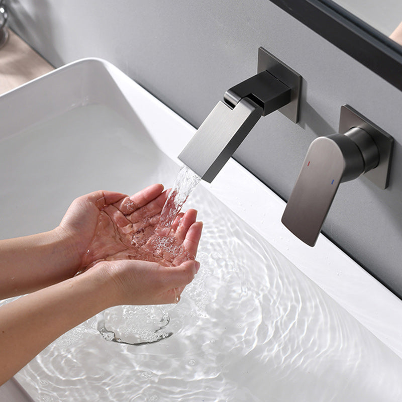Modern Wall Mounted Bathroom Faucet Waterfall Spout Bathroom Faucet Clearhalo 'bathroom_sink_faucets' 'Conjunta de Baño y Conjunta de Grifo' 'Coronamiento de Baño y Dispositivo de Baño' 'Grifo del lavabo del baño' 'Hogar' 'home_improvement' 'home_improvement_bathroom_sink_faucets' 'Mejoras para el hogar' 7297338