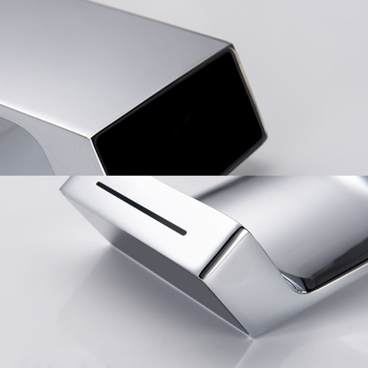 Modern Bathtub Faucet Wall-mounted Brass Digital Display Bathtub Faucet Clearhalo 'Bathroom Remodel & Bathroom Fixtures' 'Bathtub Faucets' 'bathtub_faucets' 'Home Improvement' 'home_improvement' 'home_improvement_bathtub_faucets' 7297495