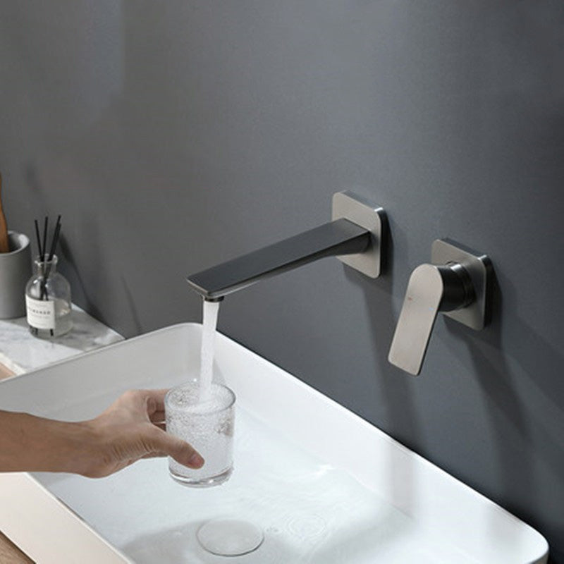Modern Wall Mounted Bathroom Faucet Lever Handle Low Arc 2 Hole Faucets Gris Moderno Clearhalo 'bathroom_sink_faucets' 'Conjunta de Baño y Conjunta de Grifo' 'Coronamiento de Baño y Dispositivo de Baño' 'Grifo del lavabo del baño' 'Hogar' 'home_improvement' 'home_improvement_bathroom_sink_faucets' 'Mejoras para el hogar' 7308456