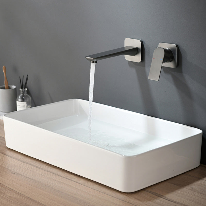 Modern Wall Mounted Bathroom Faucet Lever Handle Low Arc 2 Hole Faucets Clearhalo 'bathroom_sink_faucets' 'Conjunta de Baño y Conjunta de Grifo' 'Coronamiento de Baño y Dispositivo de Baño' 'Grifo del lavabo del baño' 'Hogar' 'home_improvement' 'home_improvement_bathroom_sink_faucets' 'Mejoras para el hogar' 7308461