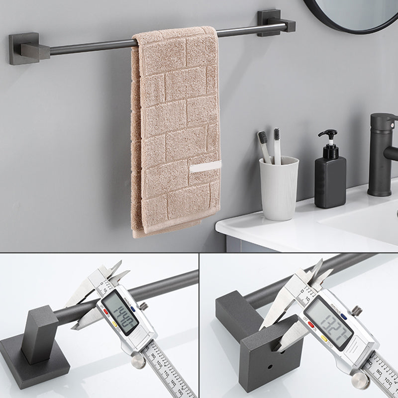 Contemporary Bathroom Accessory As Individual Or As a Set in Metal Clearhalo 'Bathroom Hardware Sets' 'Bathroom Hardware' 'Bathroom Remodel & Bathroom Fixtures' 'bathroom_hardware_sets' 'Home Improvement' 'home_improvement' 'home_improvement_bathroom_hardware_sets' 7317343