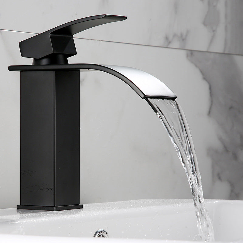 American Style 1 Handle Waterfall Basin Faucet, Bathroom Water Sink Faucet with Drain Clearhalo 'bathroom_sink_faucets' 'Conjunta de Baño y Conjunta de Grifo' 'Coronamiento de Baño y Dispositivo de Baño' 'Grifo del lavabo del baño' 'Hogar' 'home_improvement' 'home_improvement_bathroom_sink_faucets' 'Mejoras para el hogar' 7318526