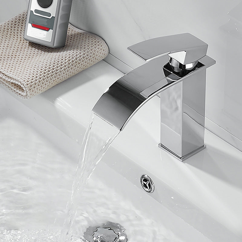 American Style 1 Handle Waterfall Basin Faucet, Bathroom Water Sink Faucet with Drain Clearhalo 'bathroom_sink_faucets' 'Conjunta de Baño y Conjunta de Grifo' 'Coronamiento de Baño y Dispositivo de Baño' 'Grifo del lavabo del baño' 'Hogar' 'home_improvement' 'home_improvement_bathroom_sink_faucets' 'Mejoras para el hogar' 7318529