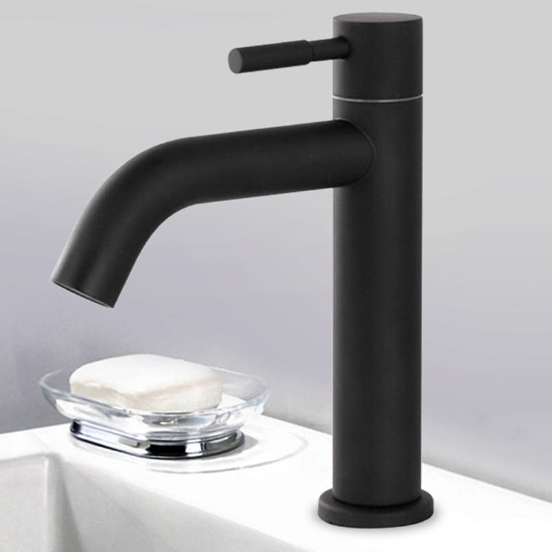 Circular Bathroom Faucet Modern Style Black Sink Faucet with Stainless Steel Clearhalo 'bathroom_sink_faucets' 'Conjuntos de Torneiras de Lavatório e Banheiro' 'home_improvement' 'home_improvement_bathroom_sink_faucets' 'Mobiliário Doméstico' 'Página inicial' 'Renovação e equipamento de casa de banho' 'Torneira para lavatório de banheiro' 7318572