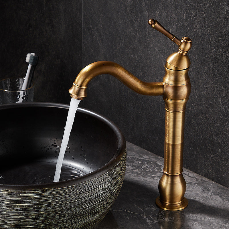 Traditional Wide Spread Bathroom Faucet Lever Handles Centerset Faucet Clearhalo 'Accueil' 'Amélioration Domiciliaire' 'bathroom_sink_faucets' 'Ensembles de Lavabo & de Robinet de Toilette' 'home_improvement' 'home_improvement_bathroom_sink_faucets' 'Robinet de Lavabo de Salle de Bain' 'Rénovation et Équipement de Salle de Bain' 7318597