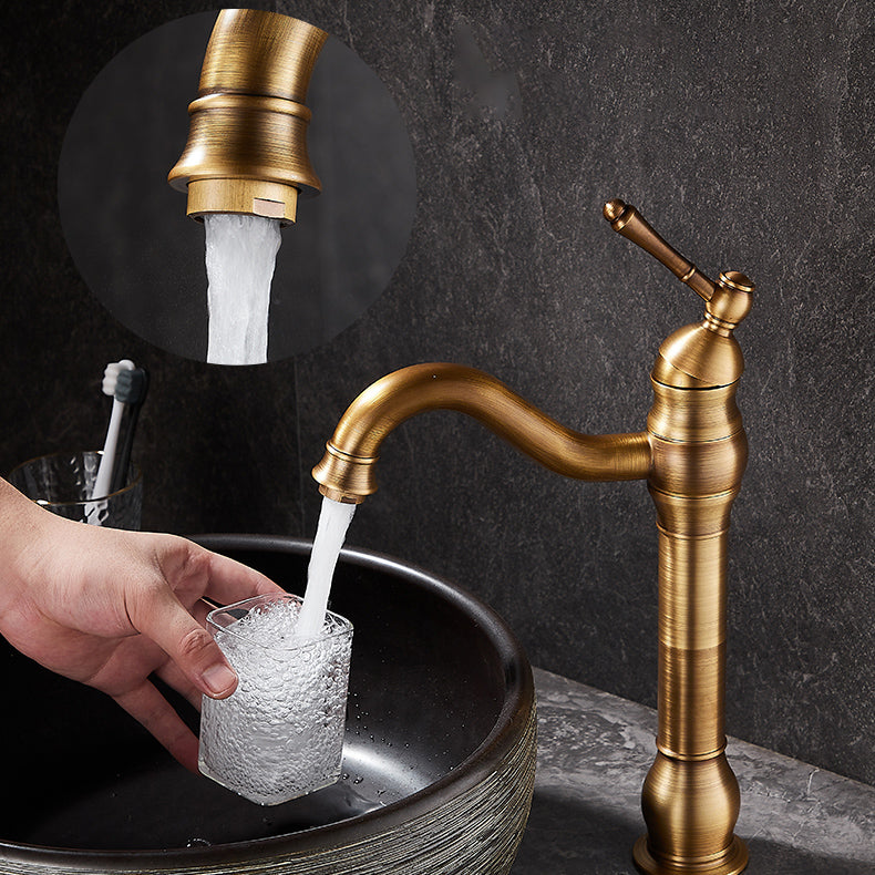 Traditional Wide Spread Bathroom Faucet Lever Handles Centerset Faucet Clearhalo 'Accueil' 'Amélioration Domiciliaire' 'bathroom_sink_faucets' 'Ensembles de Lavabo & de Robinet de Toilette' 'home_improvement' 'home_improvement_bathroom_sink_faucets' 'Robinet de Lavabo de Salle de Bain' 'Rénovation et Équipement de Salle de Bain' 7318610