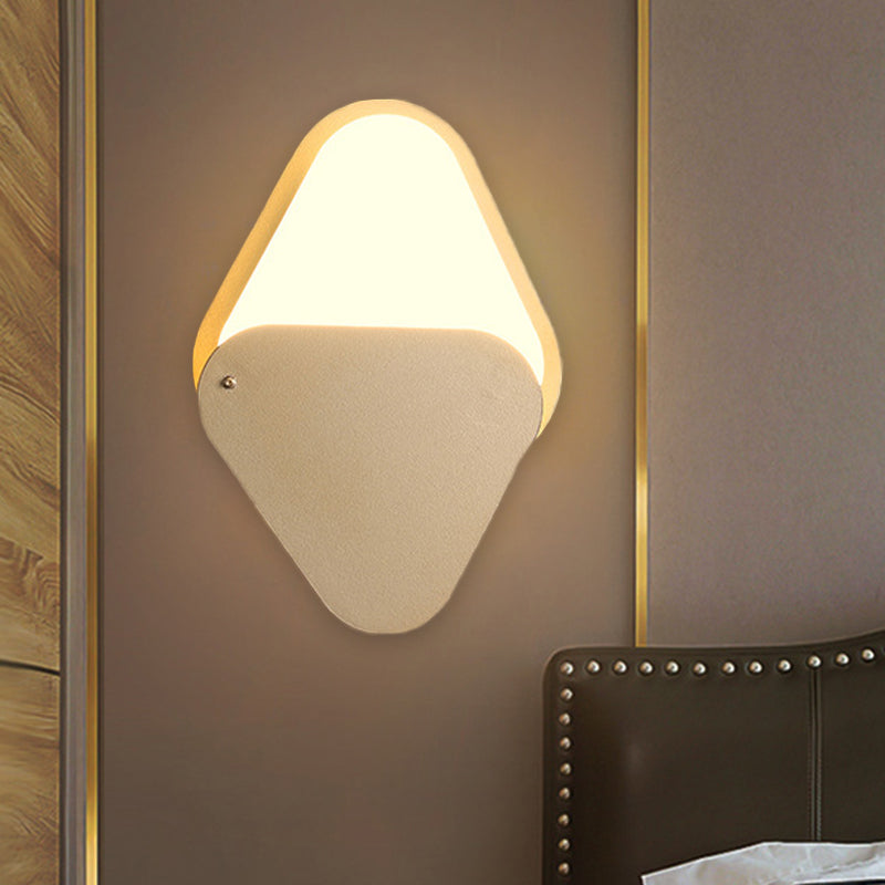 Metal Triangle Wall Lighting Fixture Simple LED Gold Wall Mount Sconce with Rotatable Design for Bedroom Gold Clearhalo 'Cast Iron' 'Glass' 'Industrial' 'Modern wall lights' 'Modern' 'Tiffany' 'Traditional wall lights' 'Wall Lamps & Sconces' 'Wall Lights' Lighting' 732014