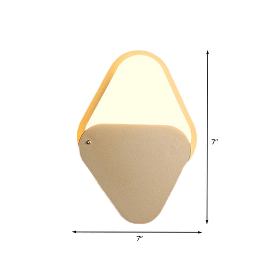 Metal Triangle Wall Lighting Fixture Simple LED Gold Wall Mount Sconce with Rotatable Design for Bedroom Clearhalo 'Cast Iron' 'Glass' 'Industrial' 'Modern wall lights' 'Modern' 'Tiffany' 'Traditional wall lights' 'Wall Lamps & Sconces' 'Wall Lights' Lighting' 732018