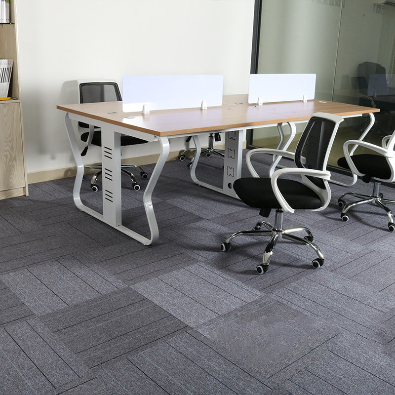 Carpet Tile Non-Skid Fade Resistant Geometry Loose Lay Carpet Tiles Black-Gray Clearhalo 'Carpet Tiles & Carpet Squares' 'carpet_tiles_carpet_squares' 'Flooring 'Home Improvement' 'home_improvement' 'home_improvement_carpet_tiles_carpet_squares' Walls and Ceiling' 7325232