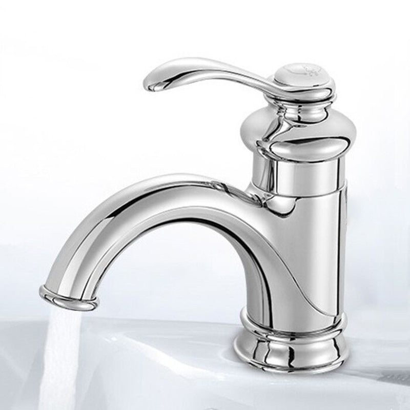 Traditional Wide Spread Bathroom Faucet Lever Handles Lavatory Faucet Cromo 5.9" Clearhalo 'bathroom_sink_faucets' 'Conjuntos de Torneiras de Lavatório e Banheiro' 'home_improvement' 'home_improvement_bathroom_sink_faucets' 'Mobiliário Doméstico' 'Página inicial' 'Renovação e equipamento de casa de banho' 'Torneira para lavatório de banheiro' 7329574
