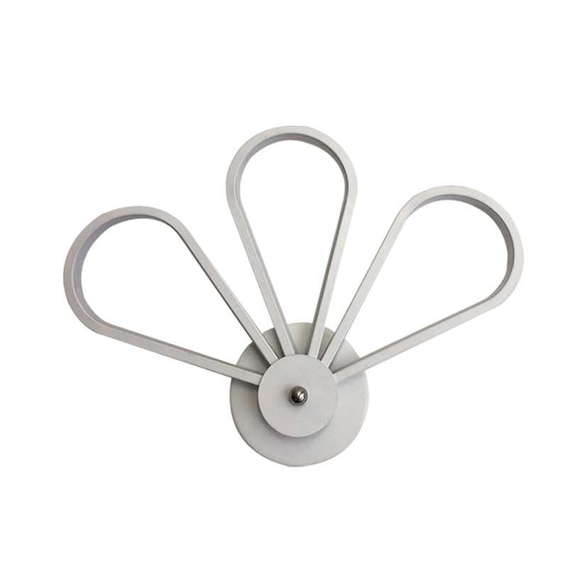 Clover Shaped Bedroom Wall Mount Lighting Acrylic LED Modernist Wall Sconce Lamp in White Clearhalo 'Modern wall lights' 'Modern' 'Wall Lamps & Sconces' 'Wall Lights' Lighting' 733365