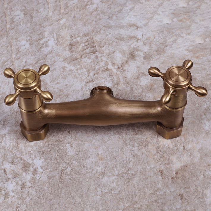 Brass Wide Spread Bathroom Faucet Industrial Lever Lavatory Faucet Clearhalo 'bathroom_sink_faucets' 'Conjuntos de Torneiras de Lavatório e Banheiro' 'home_improvement' 'home_improvement_bathroom_sink_faucets' 'Mobiliário Doméstico' 'Página inicial' 'Renovação e equipamento de casa de banho' 'Torneira para lavatório de banheiro' 7334442