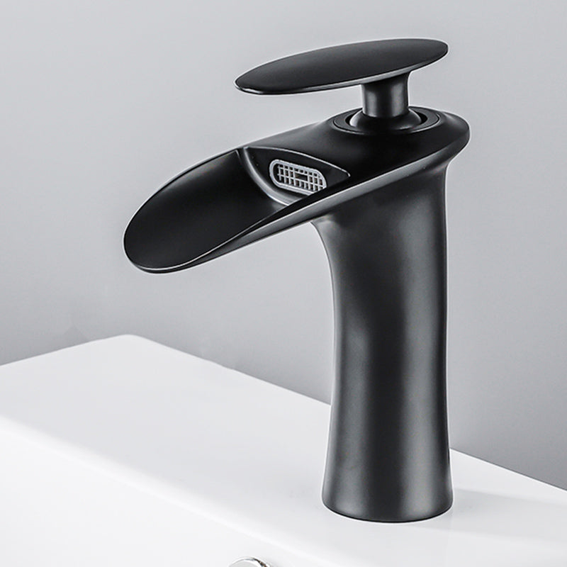 Farmhouse Wide Spread Bathroom Faucet Brass Lever Lavatory Faucet Black 6.9" Clearhalo 'Bathroom Remodel & Bathroom Fixtures' 'Bathroom Sink Faucets' 'Bathroom Sinks & Faucet Components' 'bathroom_sink_faucets' 'Home Improvement' 'home_improvement' 'home_improvement_bathroom_sink_faucets' 7334454