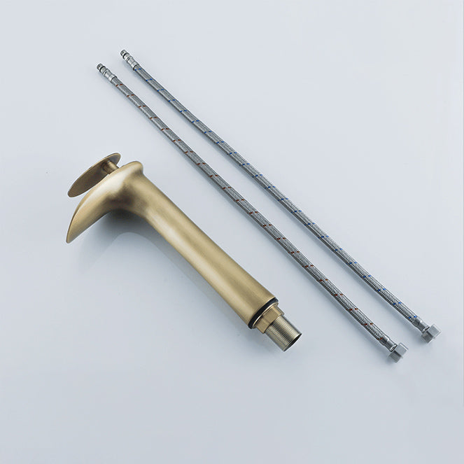 Farmhouse Wide Spread Bathroom Faucet Brass Lever Lavatory Faucet Clearhalo 'Bathroom Remodel & Bathroom Fixtures' 'Bathroom Sink Faucets' 'Bathroom Sinks & Faucet Components' 'bathroom_sink_faucets' 'Home Improvement' 'home_improvement' 'home_improvement_bathroom_sink_faucets' 7334466