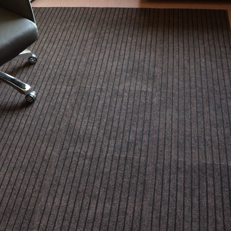 Dark Color Level Loop Carpet Tile Self Adhesive Indoor Office Carpet Tiles Chocolate Clearhalo 'Carpet Tiles & Carpet Squares' 'carpet_tiles_carpet_squares' 'Flooring 'Home Improvement' 'home_improvement' 'home_improvement_carpet_tiles_carpet_squares' Walls and Ceiling' 7334841