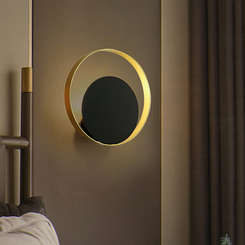 Metallic Round Sconce Light Fixture Modernist 1-Head LED Wall Lamp in Black and Gold for Corner Clearhalo 'Cast Iron' 'Glass' 'Industrial' 'Modern wall lights' 'Modern' 'Tiffany' 'Traditional wall lights' 'Wall Lamps & Sconces' 'Wall Lights' Lighting' 734700