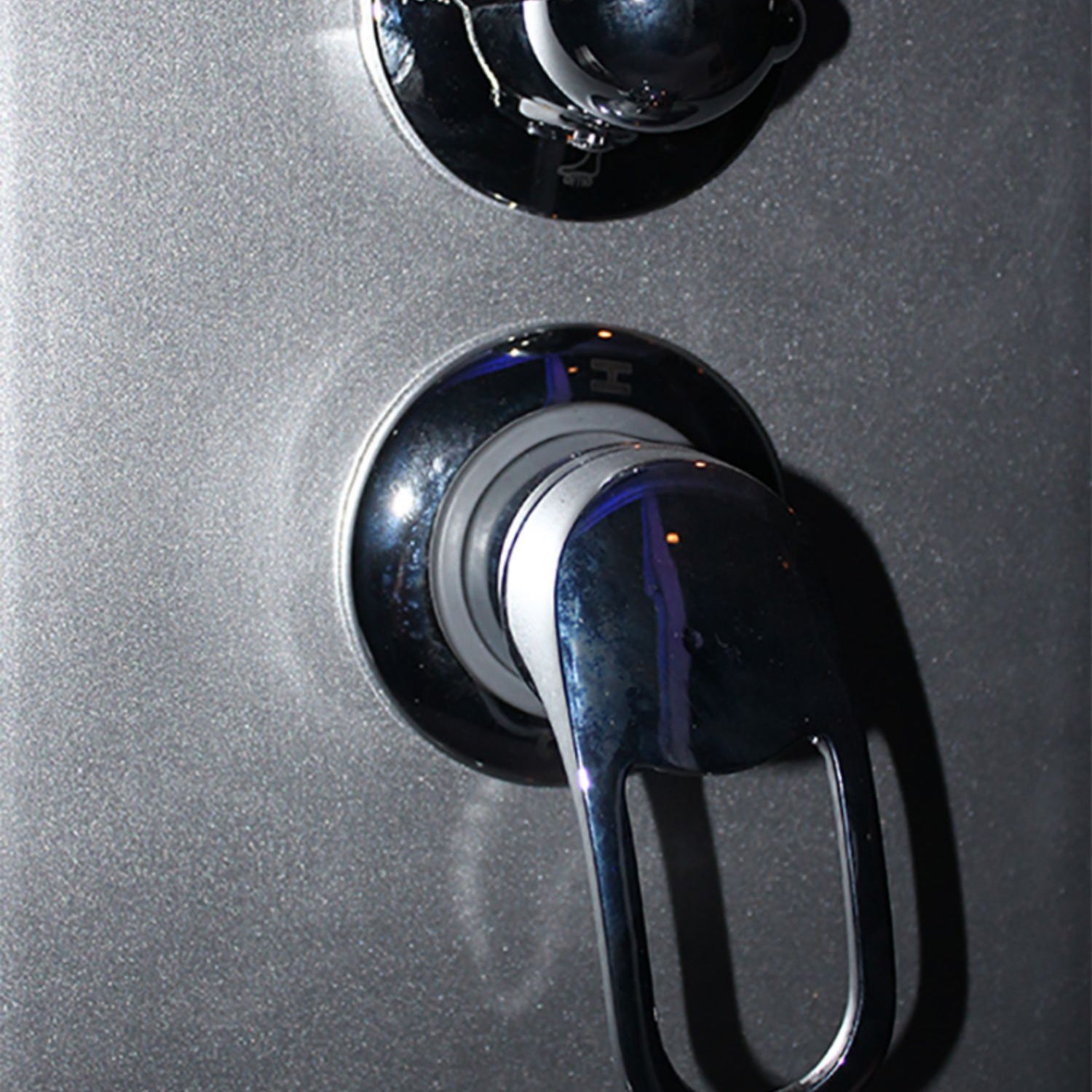 Single Sliding Tinted Tub & Shower Kit Framed Round Shower Kit Clearhalo 'Bathroom Remodel & Bathroom Fixtures' 'Home Improvement' 'home_improvement' 'home_improvement_shower_stalls_enclosures' 'Shower Stalls & Enclosures' 'shower_stalls_enclosures' 'Showers & Bathtubs' 7352611