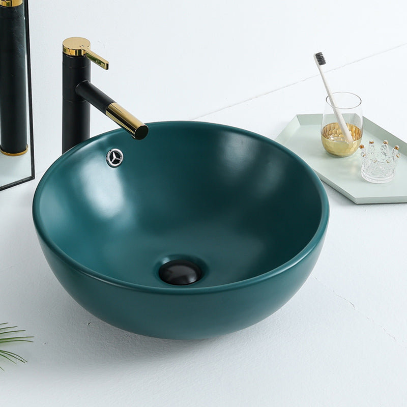 Modern Bathroom Sink with Pop-Up Drain Porcelain Round Vessel Lavatory Sink Clearhalo 'Bathroom Remodel & Bathroom Fixtures' 'Bathroom Sinks & Faucet Components' 'Bathroom Sinks' 'bathroom_sink' 'Home Improvement' 'home_improvement' 'home_improvement_bathroom_sink' 7352992