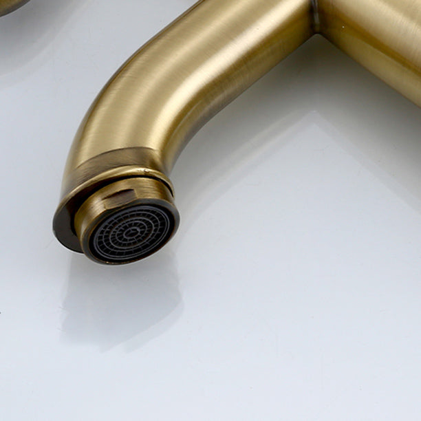 Farmhouse Wide Spread Bathroom Faucet 1-Handle Lavatory Faucet Clearhalo 'bathroom_sink_faucets' 'Conjunta de Baño y Conjunta de Grifo' 'Coronamiento de Baño y Dispositivo de Baño' 'Grifo del lavabo del baño' 'Hogar' 'home_improvement' 'home_improvement_bathroom_sink_faucets' 'Mejoras para el hogar' 7354782
