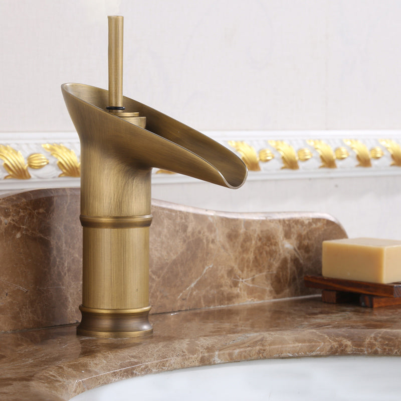 Country Wide Spread Bathroom Faucet Lever Vanity Sink Faucet Bronce 9.1" Campo Clearhalo 'bathroom_sink_faucets' 'Conjunta de Baño y Conjunta de Grifo' 'Coronamiento de Baño y Dispositivo de Baño' 'Grifo del lavabo del baño' 'Hogar' 'home_improvement' 'home_improvement_bathroom_sink_faucets' 'Mejoras para el hogar' 7360542