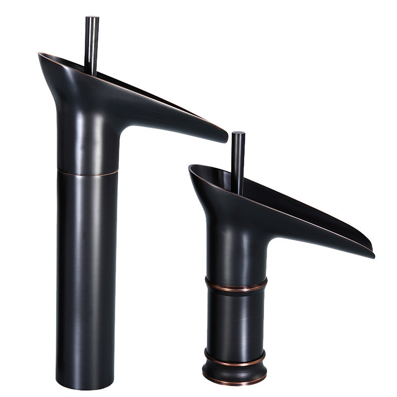 Country Wide Spread Bathroom Faucet Lever Vanity Sink Faucet Clearhalo 'bathroom_sink_faucets' 'Conjunta de Baño y Conjunta de Grifo' 'Coronamiento de Baño y Dispositivo de Baño' 'Grifo del lavabo del baño' 'Hogar' 'home_improvement' 'home_improvement_bathroom_sink_faucets' 'Mejoras para el hogar' 7360545