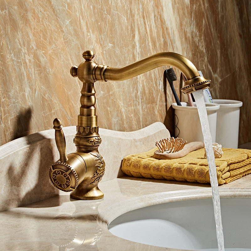 Brass Traditional Wide Spread Bathroom Faucet Lever Lavatory Faucet Clearhalo 'Bathroom Remodel & Bathroom Fixtures' 'Bathroom Sink Faucets' 'Bathroom Sinks & Faucet Components' 'bathroom_sink_faucets' 'Home Improvement' 'home_improvement' 'home_improvement_bathroom_sink_faucets' 7360569