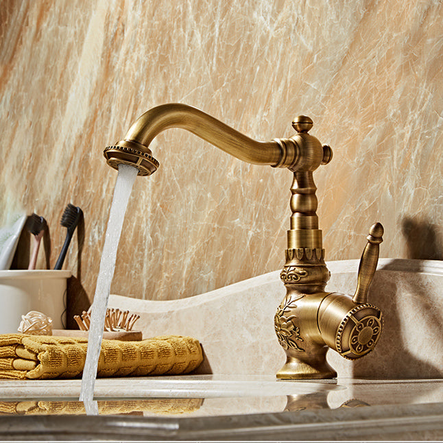Brass Traditional Wide Spread Bathroom Faucet Lever Lavatory Faucet Clearhalo 'Bathroom Remodel & Bathroom Fixtures' 'Bathroom Sink Faucets' 'Bathroom Sinks & Faucet Components' 'bathroom_sink_faucets' 'Home Improvement' 'home_improvement' 'home_improvement_bathroom_sink_faucets' 7360572