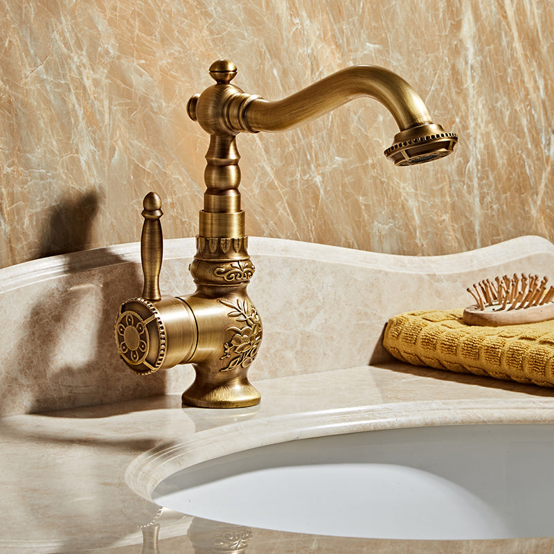 Brass Traditional Wide Spread Bathroom Faucet Lever Lavatory Faucet Clearhalo 'Bathroom Remodel & Bathroom Fixtures' 'Bathroom Sink Faucets' 'Bathroom Sinks & Faucet Components' 'bathroom_sink_faucets' 'Home Improvement' 'home_improvement' 'home_improvement_bathroom_sink_faucets' 7360576