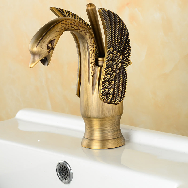 Traditional Wide Spread Bathroom Faucet 1-Handle Lavatory Faucet Bronze 7.5" Clearhalo 'Bathroom Remodel & Bathroom Fixtures' 'Bathroom Sink Faucets' 'Bathroom Sinks & Faucet Components' 'bathroom_sink_faucets' 'Home Improvement' 'home_improvement' 'home_improvement_bathroom_sink_faucets' 7364778