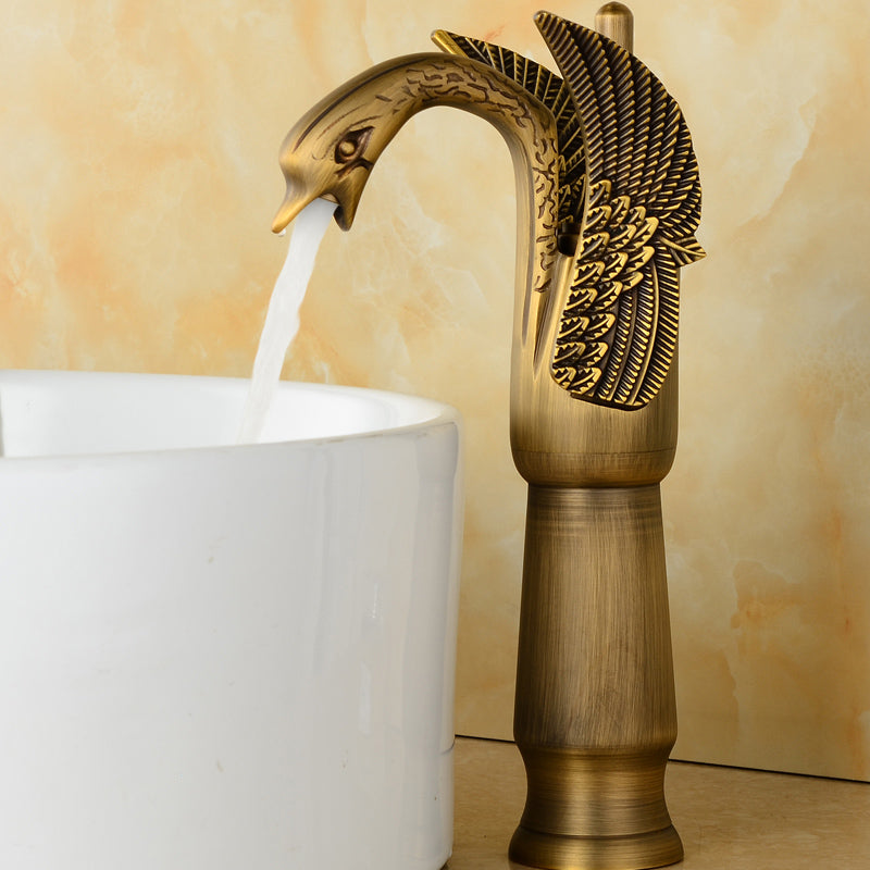 Traditional Wide Spread Bathroom Faucet 1-Handle Lavatory Faucet Bronze 11.4" Clearhalo 'Bathroom Remodel & Bathroom Fixtures' 'Bathroom Sink Faucets' 'Bathroom Sinks & Faucet Components' 'bathroom_sink_faucets' 'Home Improvement' 'home_improvement' 'home_improvement_bathroom_sink_faucets' 7364780