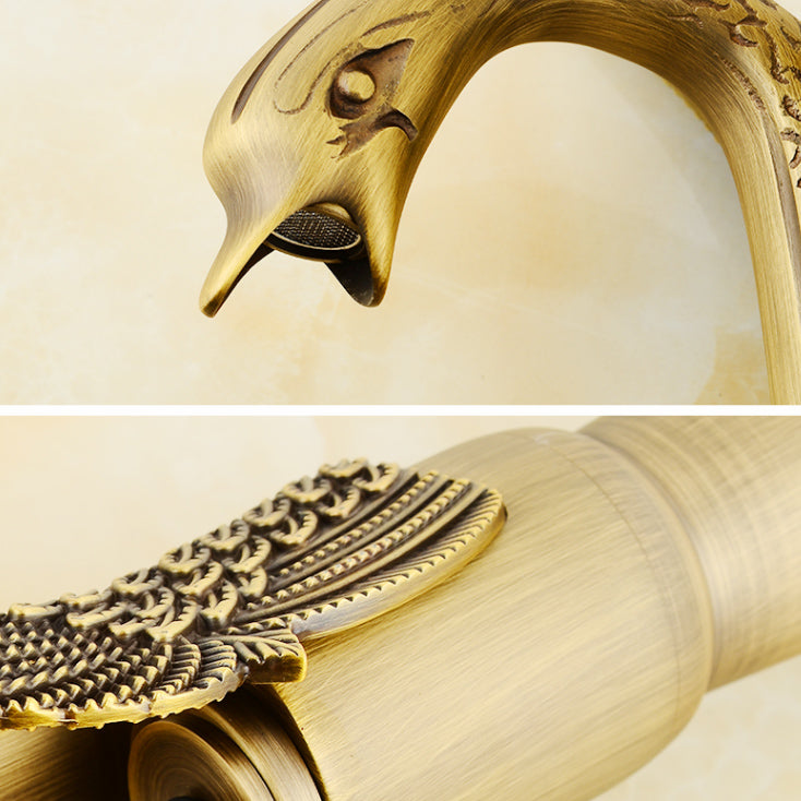 Traditional Wide Spread Bathroom Faucet 1-Handle Lavatory Faucet Clearhalo 'Bathroom Remodel & Bathroom Fixtures' 'Bathroom Sink Faucets' 'Bathroom Sinks & Faucet Components' 'bathroom_sink_faucets' 'Home Improvement' 'home_improvement' 'home_improvement_bathroom_sink_faucets' 7364781