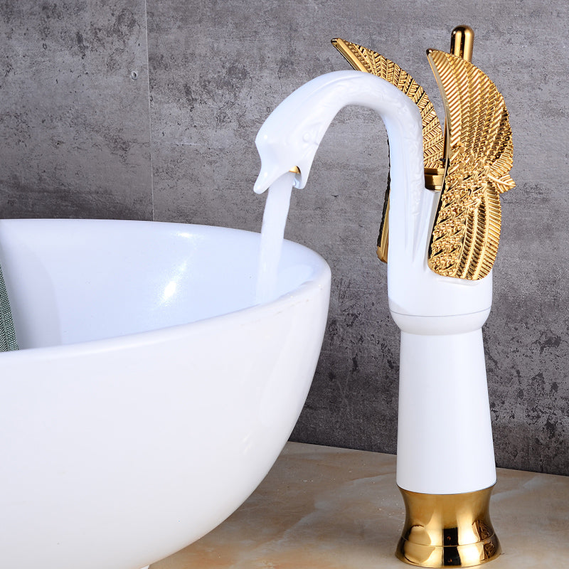 Traditional Wide Spread Bathroom Faucet 1-Handle Lavatory Faucet Clearhalo 'Bathroom Remodel & Bathroom Fixtures' 'Bathroom Sink Faucets' 'Bathroom Sinks & Faucet Components' 'bathroom_sink_faucets' 'Home Improvement' 'home_improvement' 'home_improvement_bathroom_sink_faucets' 7364785