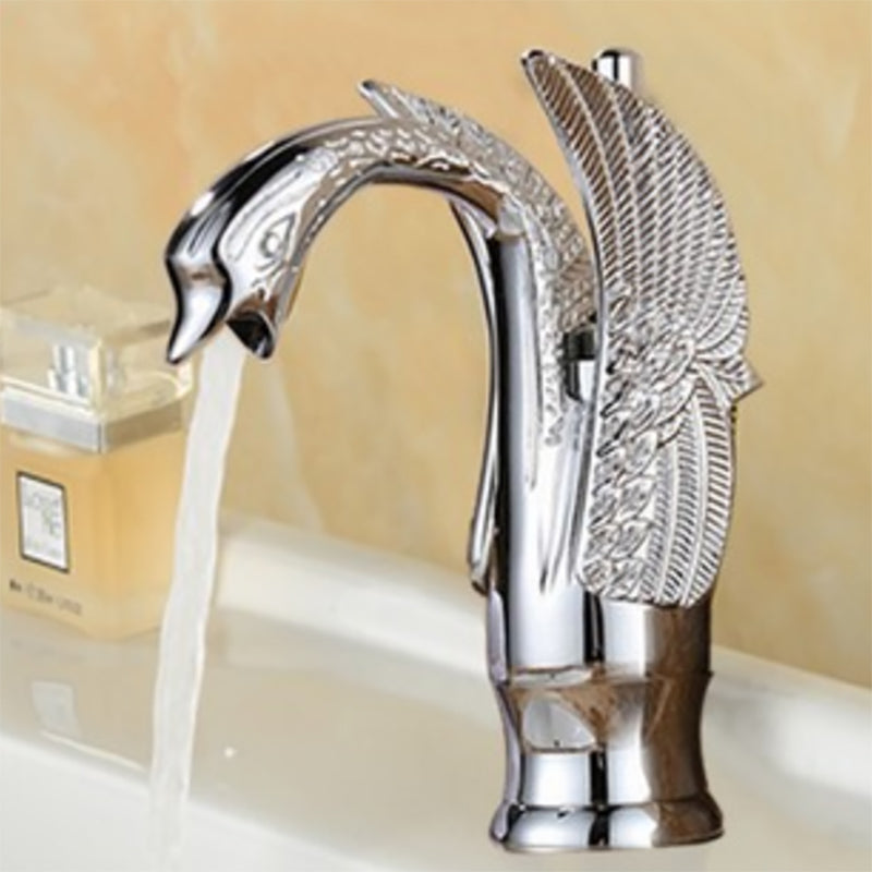 Traditional Wide Spread Bathroom Faucet 1-Handle Lavatory Faucet Silver 7.5" Clearhalo 'Bathroom Remodel & Bathroom Fixtures' 'Bathroom Sink Faucets' 'Bathroom Sinks & Faucet Components' 'bathroom_sink_faucets' 'Home Improvement' 'home_improvement' 'home_improvement_bathroom_sink_faucets' 7364789