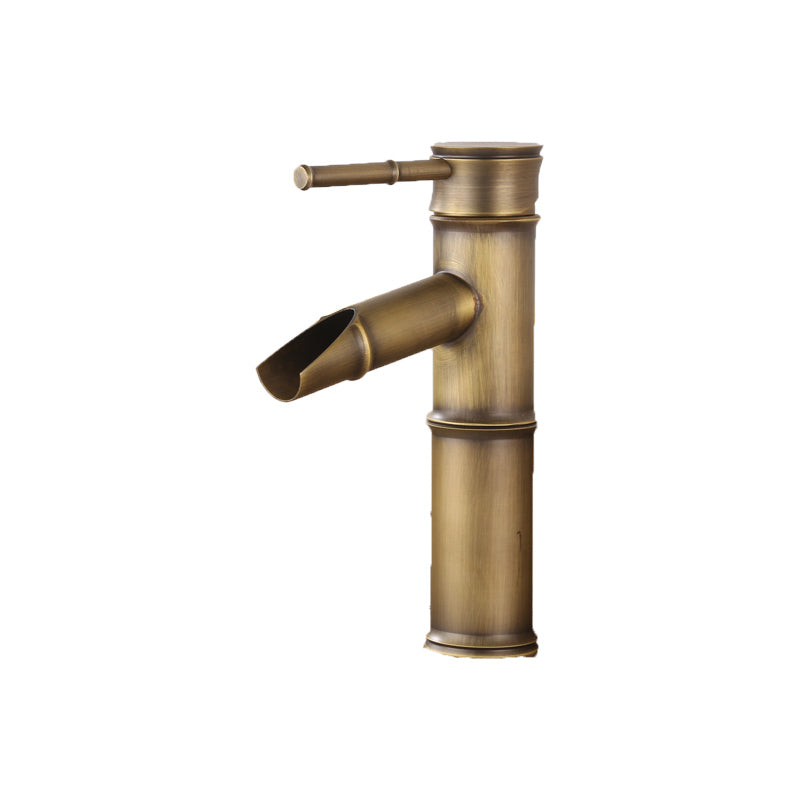 Vintage Wide Spread Bathroom Faucet 1-Handle Lavatory Faucet 8.5" Ferme Campagne Supply Lines Not Included Clearhalo 'Accueil' 'Amélioration Domiciliaire' 'bathroom_sink_faucets' 'Ensembles de Lavabo & de Robinet de Toilette' 'home_improvement' 'home_improvement_bathroom_sink_faucets' 'Robinet de Lavabo de Salle de Bain' 'Rénovation et Équipement de Salle de Bain' 7364795