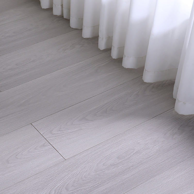 Indoor Laminate Flooring Wooden Scratch Resistant Laminate Floor Light Gray Clearhalo 'Flooring 'Home Improvement' 'home_improvement' 'home_improvement_laminate_flooring' 'Laminate Flooring' 'laminate_flooring' Walls and Ceiling' 7368283