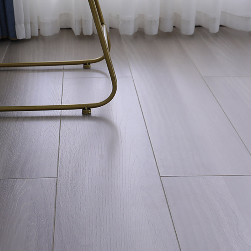 Indoor Laminate Flooring Wooden Scratch Resistant Laminate Floor Warm Gray Clearhalo 'Flooring 'Home Improvement' 'home_improvement' 'home_improvement_laminate_flooring' 'Laminate Flooring' 'laminate_flooring' Walls and Ceiling' 7368285